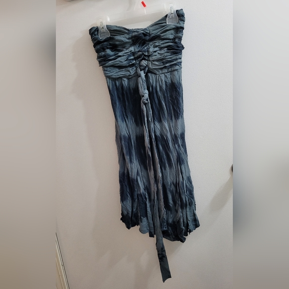 Dress - Picture 2 of 5